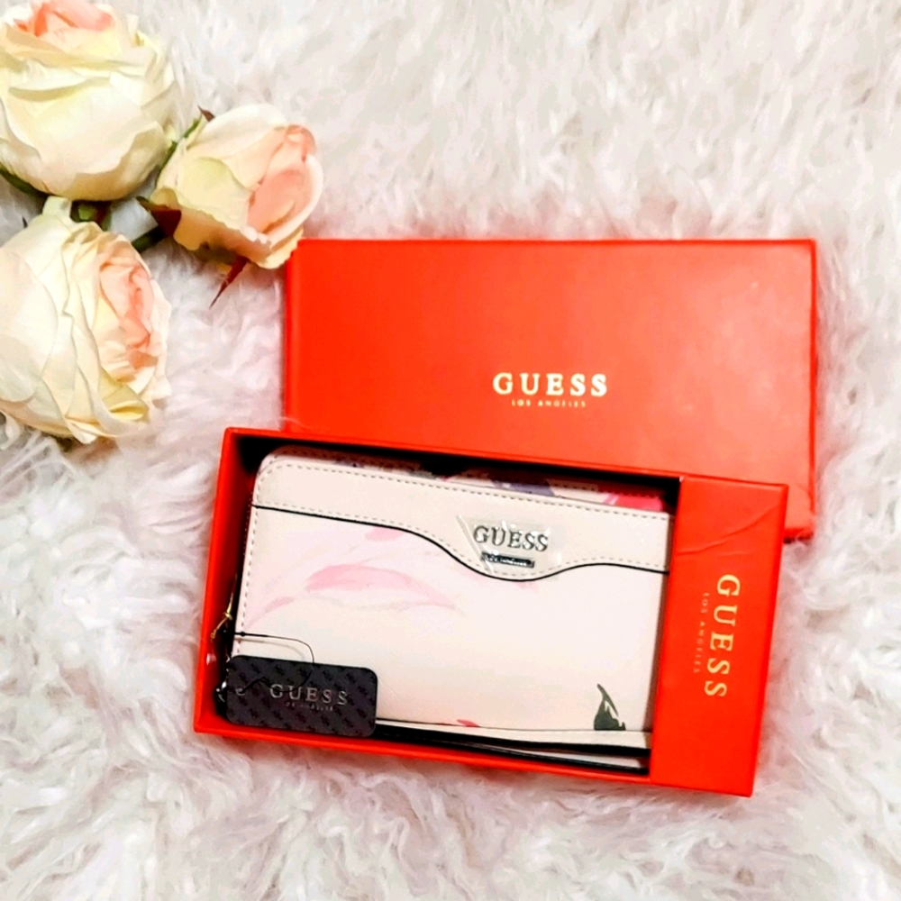GUESS Wallet